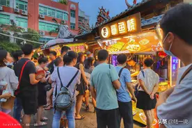 一米多小摊，8人操作，一天卖章鱼3000多只，网友：想去摆摊图片