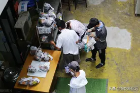 外卖料理包的猛烈冲击之下，中国的专业厨师，正在消亡图片