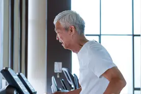 老人晨起锻炼好，若能注意做好4件事，恭喜：是长寿之人图片