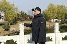 防风保暖还防水，可日常可撒野，百搭的沙乐华三合一冲锋衣图片