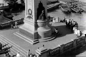 1934年，上海老照片，曾经的上海外滩“自由女神像”。图片