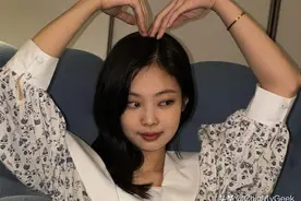 韩国娱乐圈出人意料的真闺蜜！Jennie惊喜为郑秀妍庆生图片