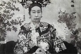 外国人为慈禧画两张肖像画，其中一幅根本不敢给她看，原因太真实图片