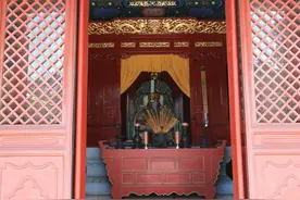 我不相信神灵的存在，但是我永远敬畏它们图片