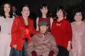 黎婉华孙女：何鸿燊送她出嫁，何超雄陪她长大，给何超琼设计耳环图片