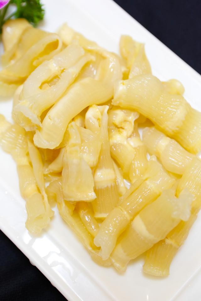 红酒和花胶一起炖煮吗 红酒和花胶一起炖煮吗会中毒吗