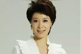 播新闻困到打哈欠，央视美女主播李文静，为何不肯要孩子？图片