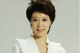 播新闻困到打哈欠，央视美女主播李文静，为何不肯要孩子？图片