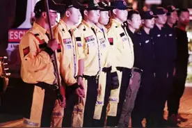陕西退役军人连夜驰援！河南，加油！图片