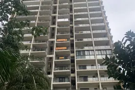 探访三亚红衣女子坠楼现场，部分广东籍客人退住离开，所属民宿销售平台下架图片