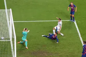 拜仁8-2巴萨引热议！贺炜和黄健翔点出最大败笔，董路：终结图片