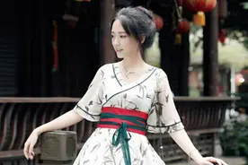 雨中翩翩起舞的仙子图片