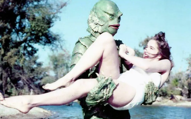 主角化装成鬼国外电影