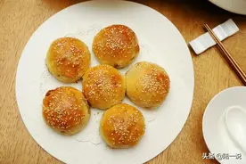 一个12元，一天卖300个，这手工新疆羊肉烤包子，绝啦图片