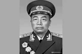 大家力劝40岁单身的彭德怀成家，他力拒，陈赓用一场女排赛搞定图片