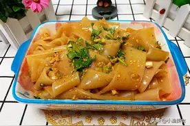 宽粉一泡锅中一煮，料汁一拌，越吃越想吃，给肉都不换图片