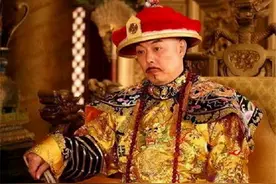 为啥始皇帝是“黑龙袍”，大部分皇帝是“黄龙袍”，哪个更尊贵？图片