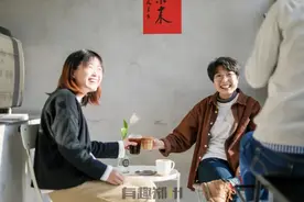 坚持9年，她在郑州闹市区创造了一个「平行宇宙」图片