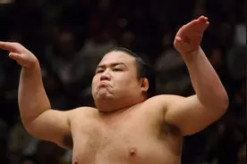 日本28岁相扑选手因新冠肺炎去世 发烧4天后才获准检测图片