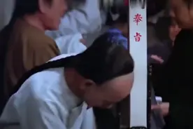乾隆智趣故事：扬州剃头挨骂记图片