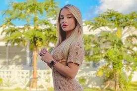 27岁的墨西哥美女，拥有演员和歌手的身份，还是一位很有孝心的人图片