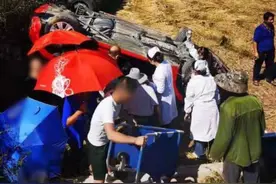 知名女星回老家途中遇车祸，脸部缝54针已毁容，仍在进一步治疗中图片