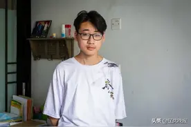 “世上只有姑姑好”！考上理想高中的16岁男孩表白“养母姑姑”图片