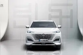 长安UNI-K首亮相 颜值吸睛 2.0T+8AT图片