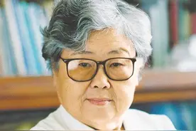 100岁“时代楷模”一生未嫁，把所有的爱奉献给了祖国和人民图片