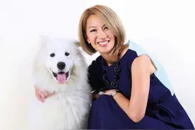 女星意外摔断肋骨，倒地痛哭20分钟无人救！还被车主嫌弃挡了道图片