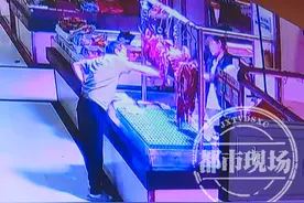 南昌一男子到菜市场买肉，结果肌腱断裂，摊主：谁让他伸手的图片