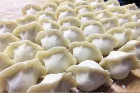 调芹菜大肉馅，牢记“3放2不放”，肉馅鲜嫩多汁，香味浓郁家人爱图片