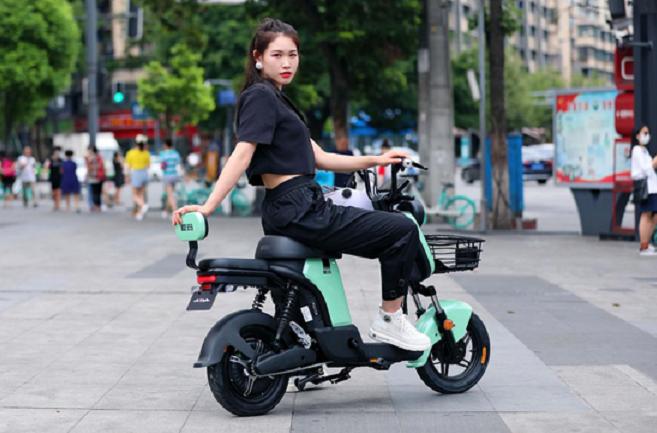 短途出行两轮电动车_中国电动车品牌发展历程_爱玛电动车有哪些优点