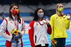 击败张雨霏的加拿大女孩是谁？曾是中国弃婴，19岁已是世界冠军图片