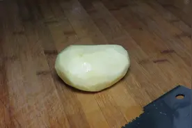 土豆不要再炒着吃了，加一个鸡蛋，早餐再也不用买着吃了图片