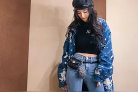 杨幂黑色紧身裙加上黑丝搭配，力压众多小鲜肉图片