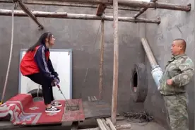 奔跑吧，女儿！内蒙古一位父亲用木头和轮胎为女儿造健身房图片