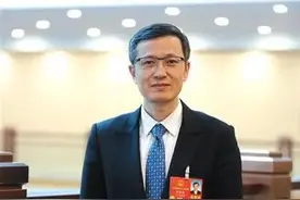 【人大代表风采】陈静瑜：病者以命相托 医者唯有一心赴救图片