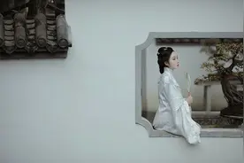 俗语“穷不改门，富不迁坟”，改门是啥意思，这话有道理吗？图片