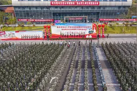 重庆新兵大集结 即将阔别家乡进入部队图片