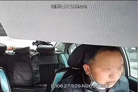 17岁女生称穿裙子坐副驾驶被摸腿，网约车司机否认：裙子被卡只是移开裙子，派出所现场模拟认为不太可能图片