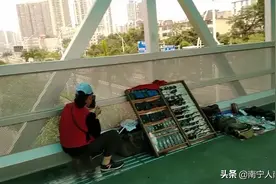 太现实了！南宁地摊族、流动摊贩的生活是这样的，真实到令人想哭图片