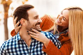 女孩们，存钱与还债：哪个应该优先？分清楚才配过快乐人生图片