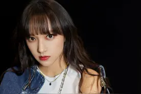 宇宙少女程潇挑战露脐装，腿粗也能这么穿，你的活力少女已上线图片