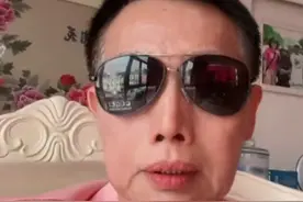 “炒作大王”邓建国晒别墅，投资多部经典影视剧，曾和干露露订婚图片