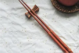 餐桌上的筷子不能乱放，原来大有讲究，还有人不当回事，抓紧看看图片