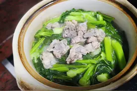 多吃春菜，利尿通乳、预防贫血，都来试试这道排骨春菜煲吧图片