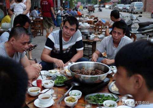 6.21广西玉林狗肉节又来了，狗肉节应该废止吗？看看本地人怎么说