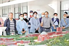 深圳新闻界离退休老同志到光明开展“学党史 看变化”活动，区长蔡颖参加座谈共话发展图片