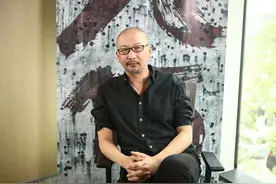 管虎：24岁就当上导演，宠了马伊琍4年，却娶了她的闺蜜梁静？图片